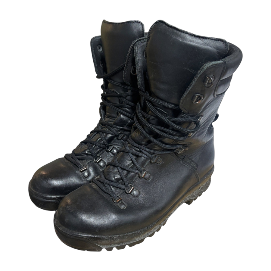 Photo of the British Army ECW Pro Boots: A pair of black leather British Army Extreme Cold Weather (ECW) boots with a durable Vibram sole and 9-eyelet speed lace system, designed for harsh winter conditions.