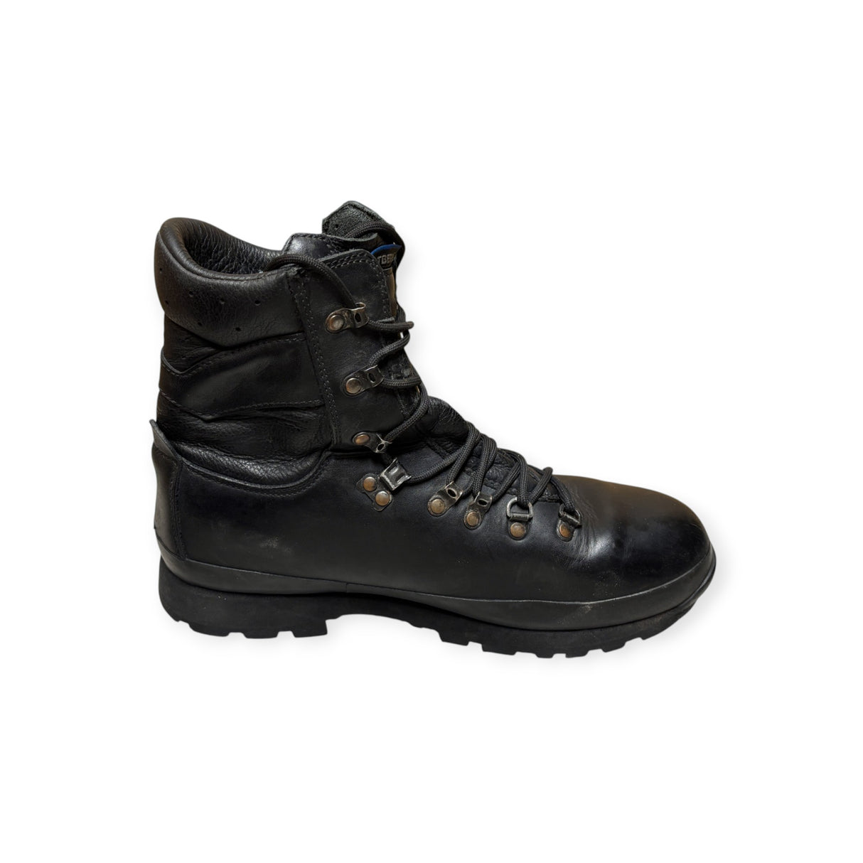 British Army Altberg Defender black leather combat boot – outer side profile