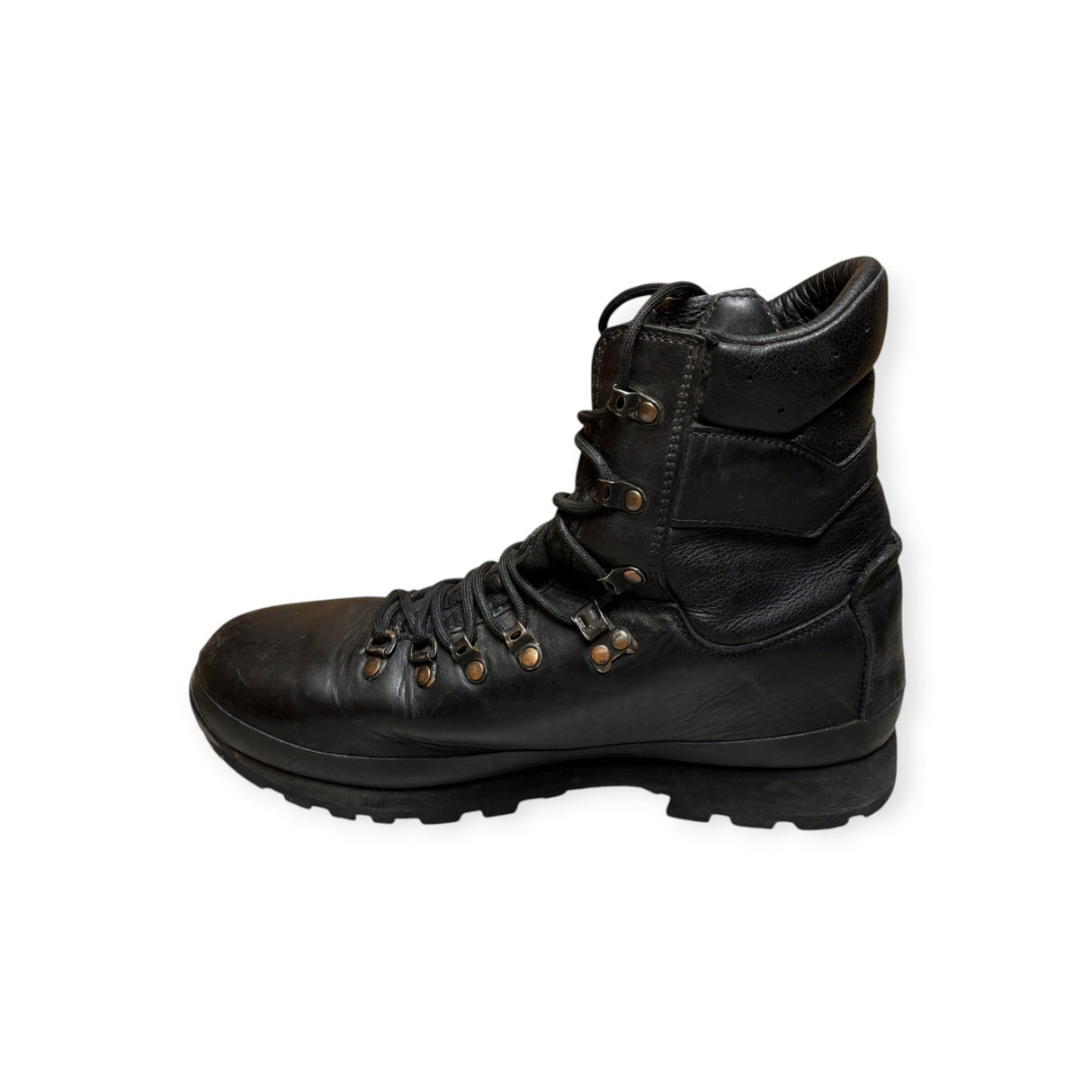 British Army Altberg Defender black leather combat boot – inner side profile