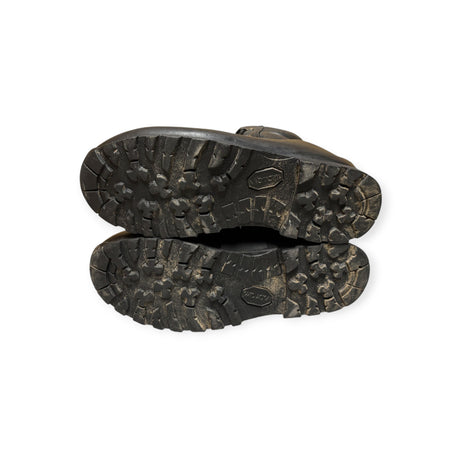 Sole view of British Army Altberg Defender combat boots with Vibram grip tread - grade 1 condition army combat boots