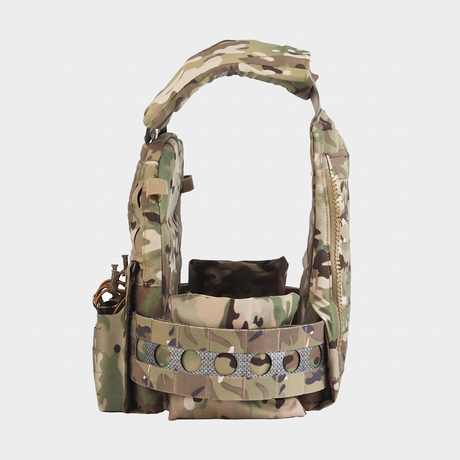 V5 tactical plate carrier in Multicam – side view showing elastic skeletal cummerbund