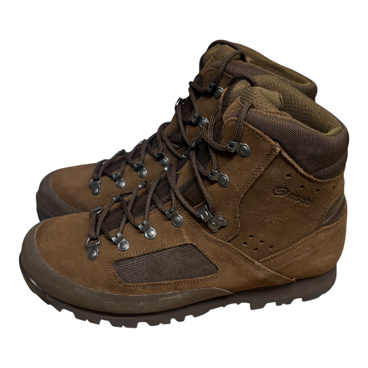 Iturri British Army desert combat boot in brown suede, side profile showing lace-up D-ring eyelets and rugged tread sole