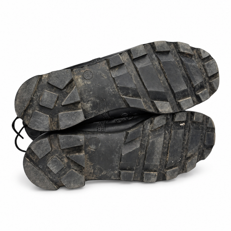 Wellco black jungle combat boots, outsole tread detail